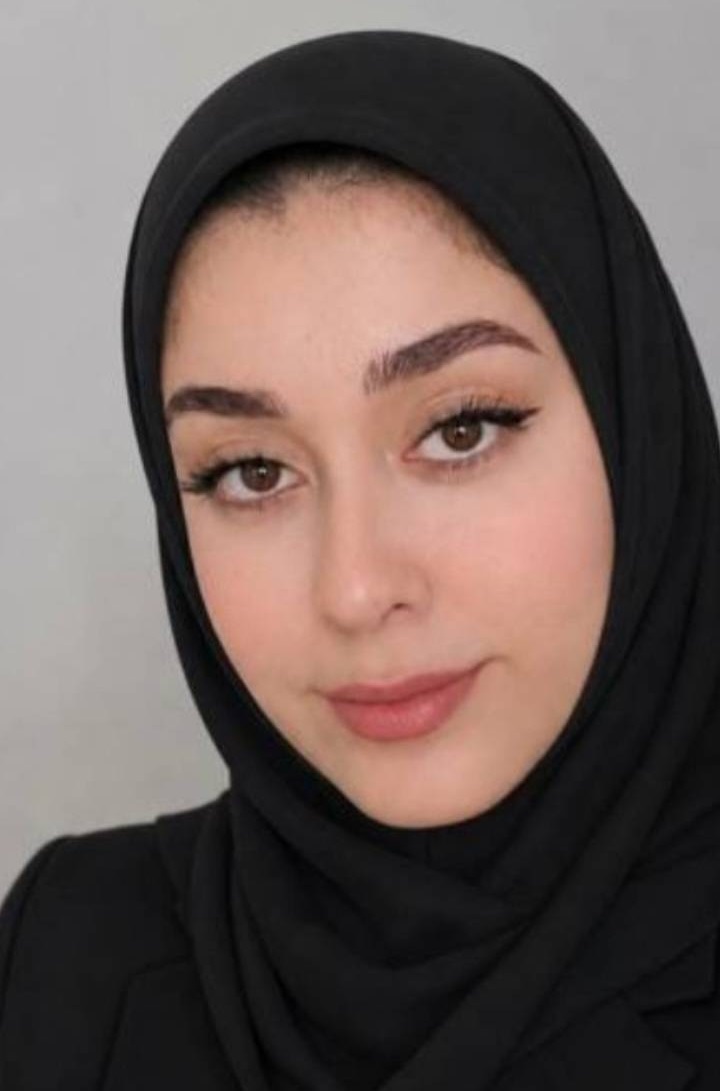 مینا علیزاده